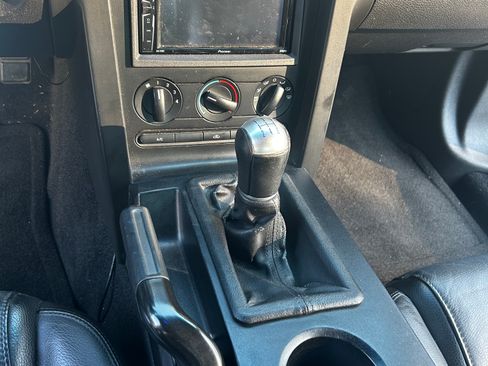 Used 2006 Ford Mustang GT Premium image 12