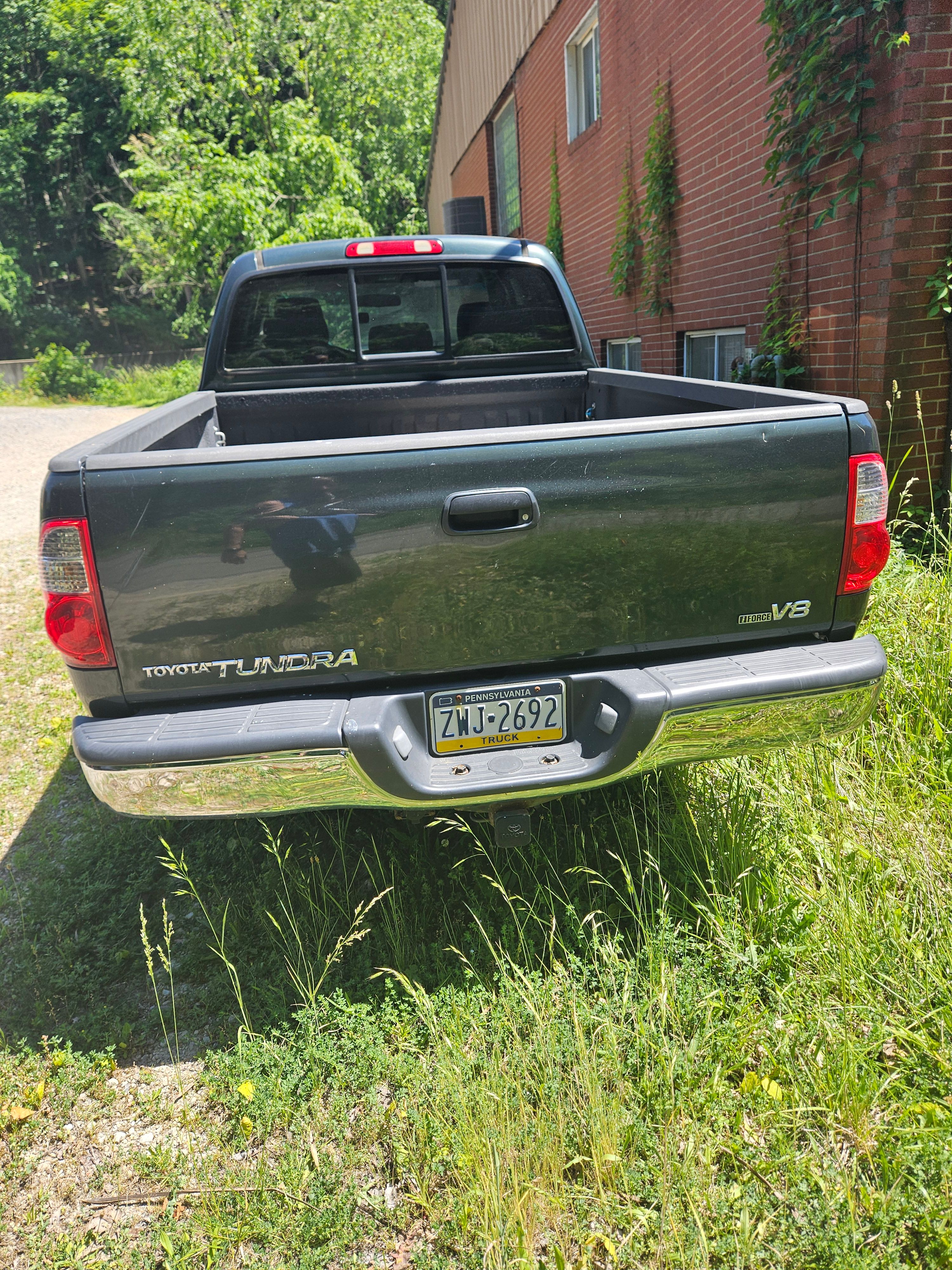 Used 2005 Toyota Tundra SR5 w/ Towing Pkg RWD image 2