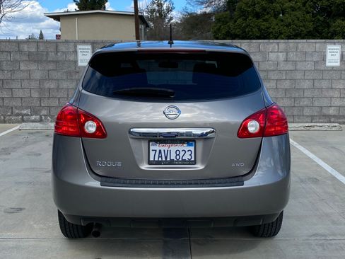 Used 2013 Nissan Rogue S image 4