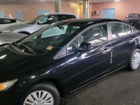 Used 2013 Honda Civic LX image 2