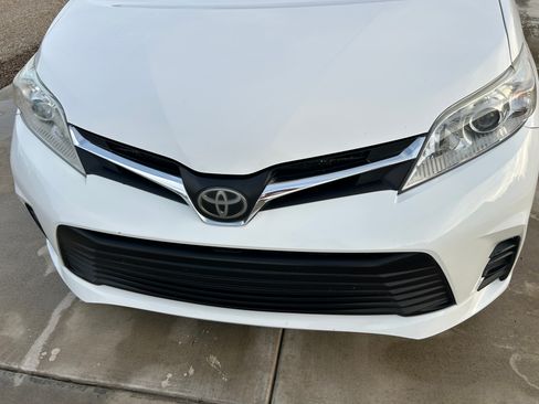 Used 2018 Toyota Sienna LE FWD image 15