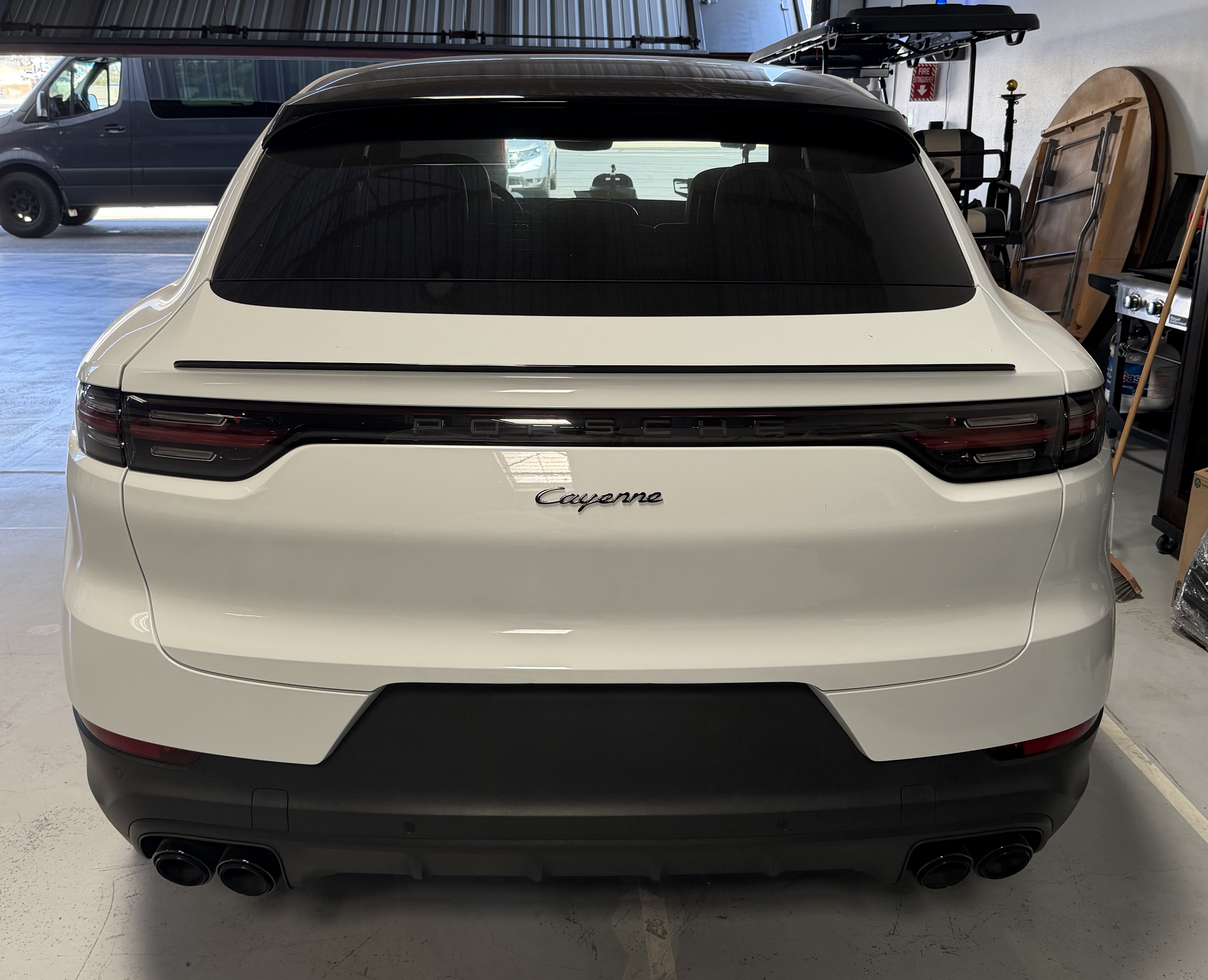 Used 2023 Porsche Cayenne Platinum Edition AWD/4WD image 4
