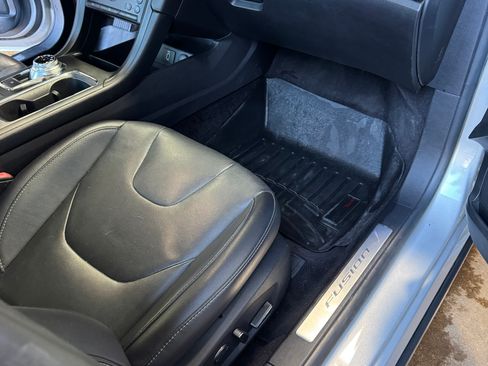 Used 2017 Ford Fusion Titanium image 6