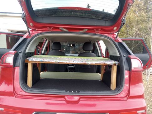 Used 2019 Kia Niro EX image 16