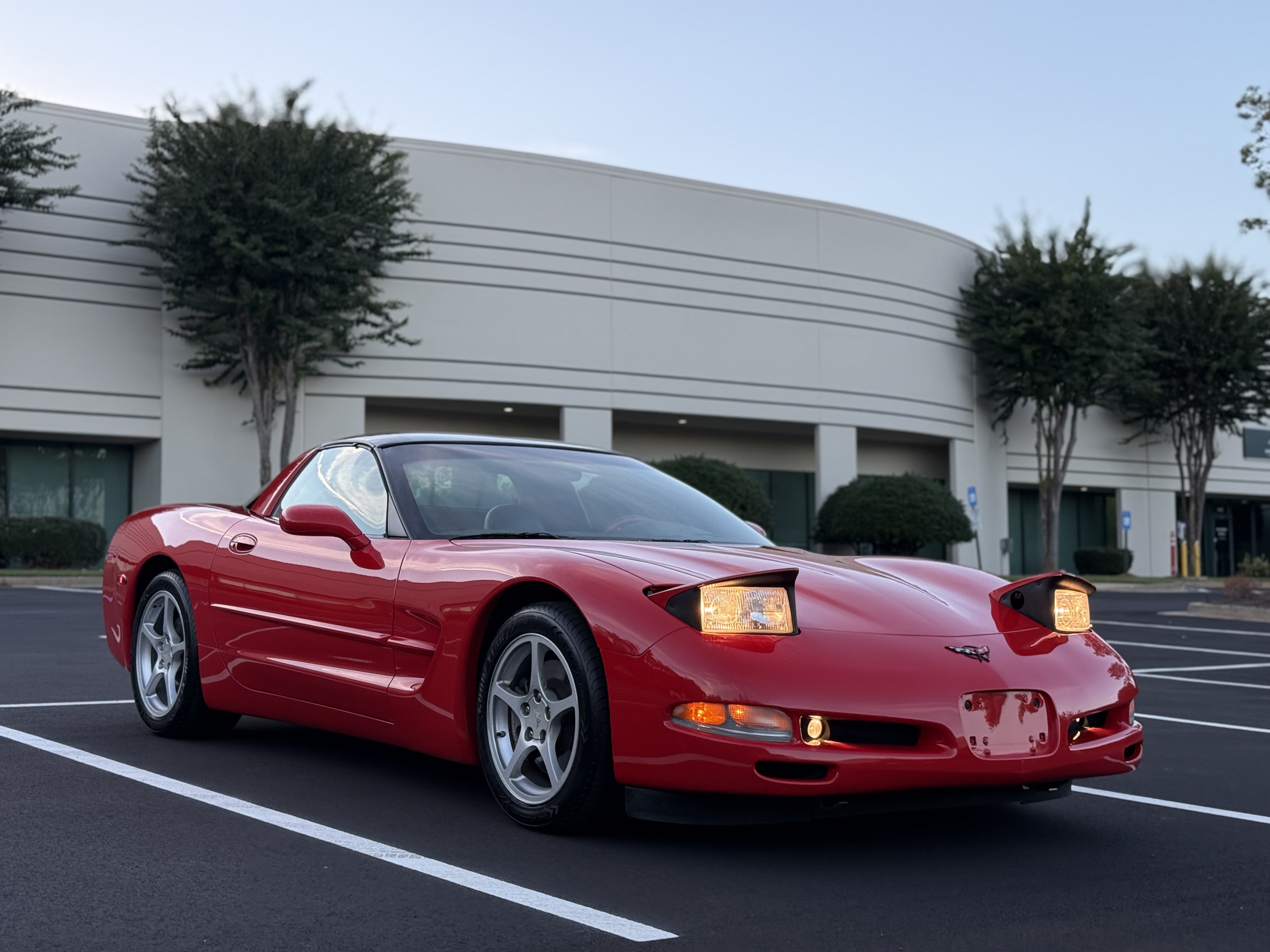 Used 1999 Chevrolet Corvette Coupe w/ Performance Handling Pkg RWD image 13