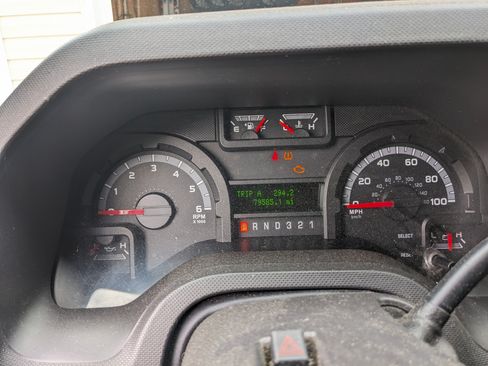 Used 2010 Ford E-350 and Econoline 350 XLT image 21