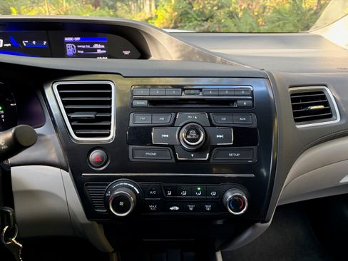 Used 2013 Honda Civic LX image 13