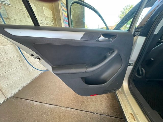 Used 2012 Volkswagen Jetta TDI FWD image 20