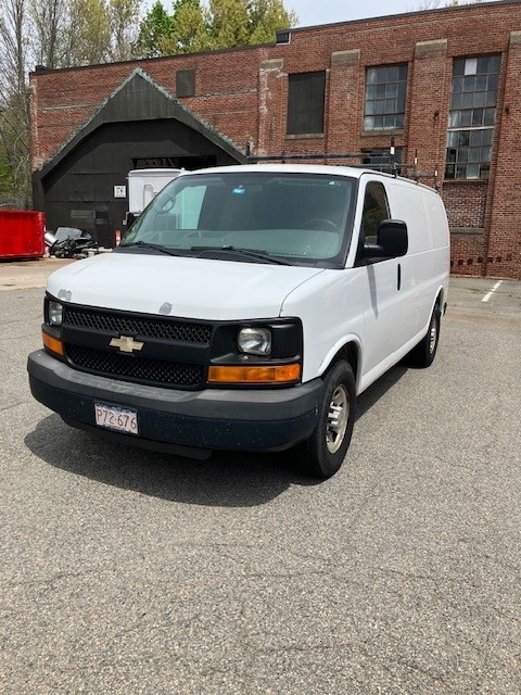 Used 2013 Chevrolet Express 2500 RWD image 2