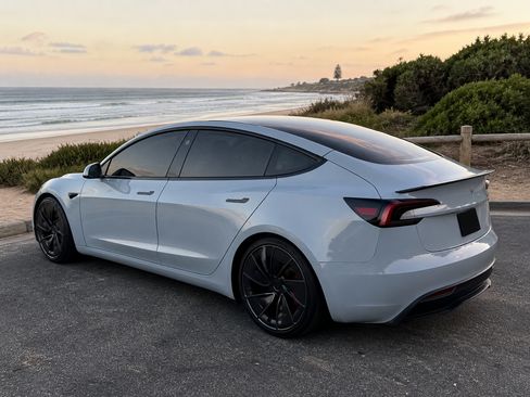 Used 2024 Tesla Model 3 Performance AWD/4WD image 4