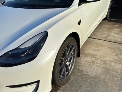 Used 2023 Tesla Model 3 Standard Range image 4