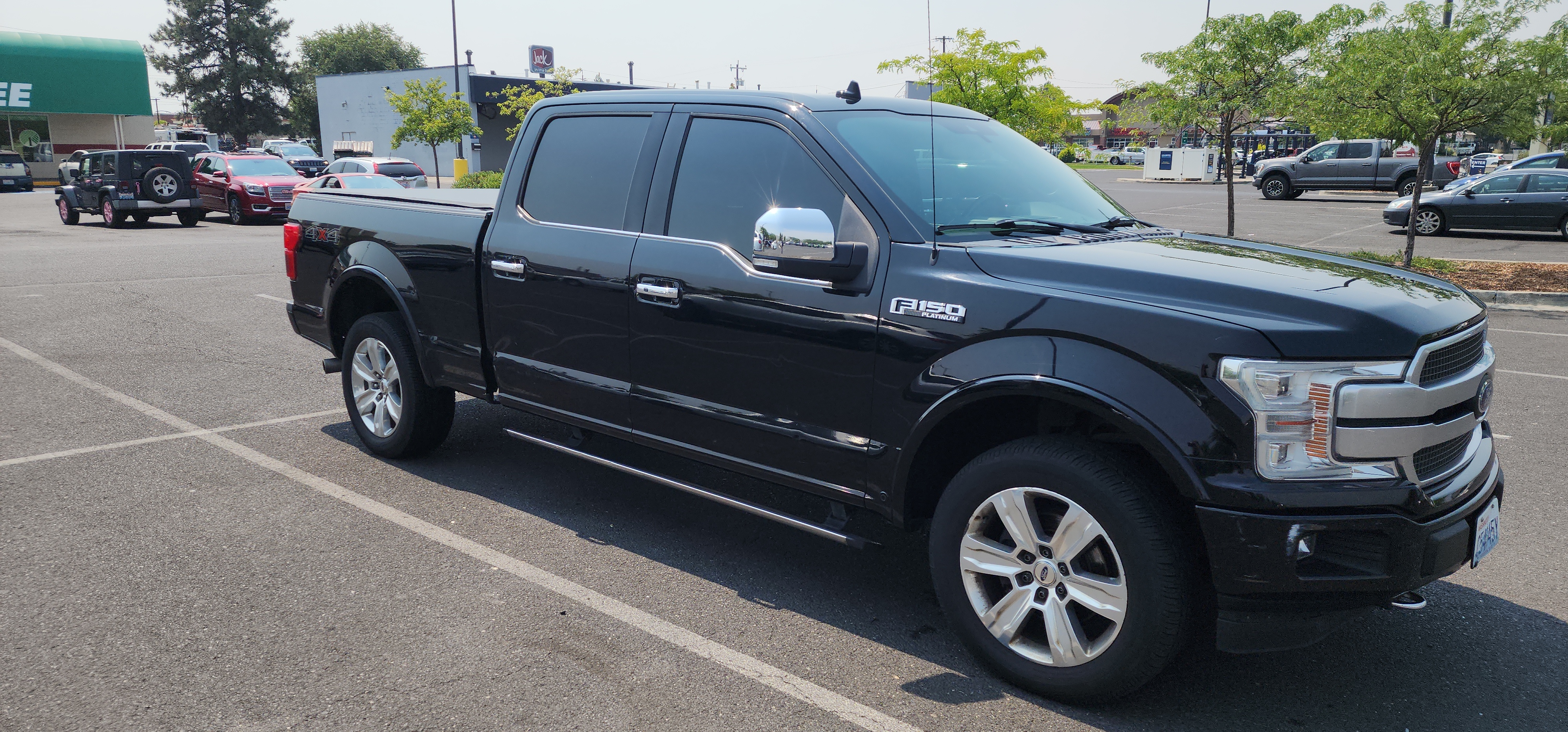 Used 2018 Ford F150 Platinum w/ Equipment Group 701A Luxury AWD/4WD image 10