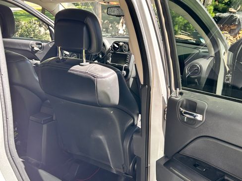 Used 2011 Jeep Compass Limited image 9