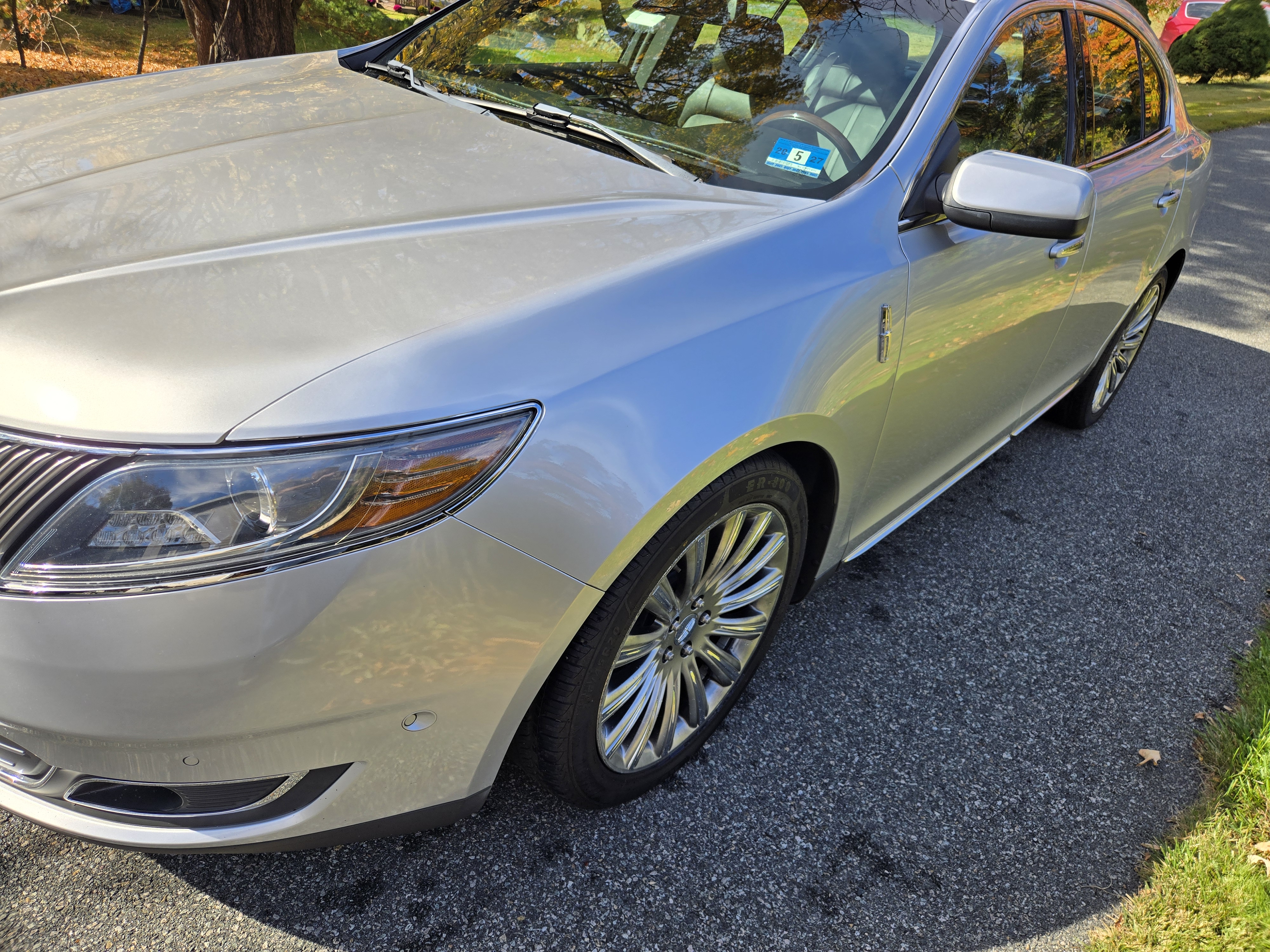 Used 2013 Lincoln MKS AWD image 4