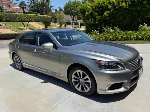 Used 2016 Lexus LS 460 L RWD image 1