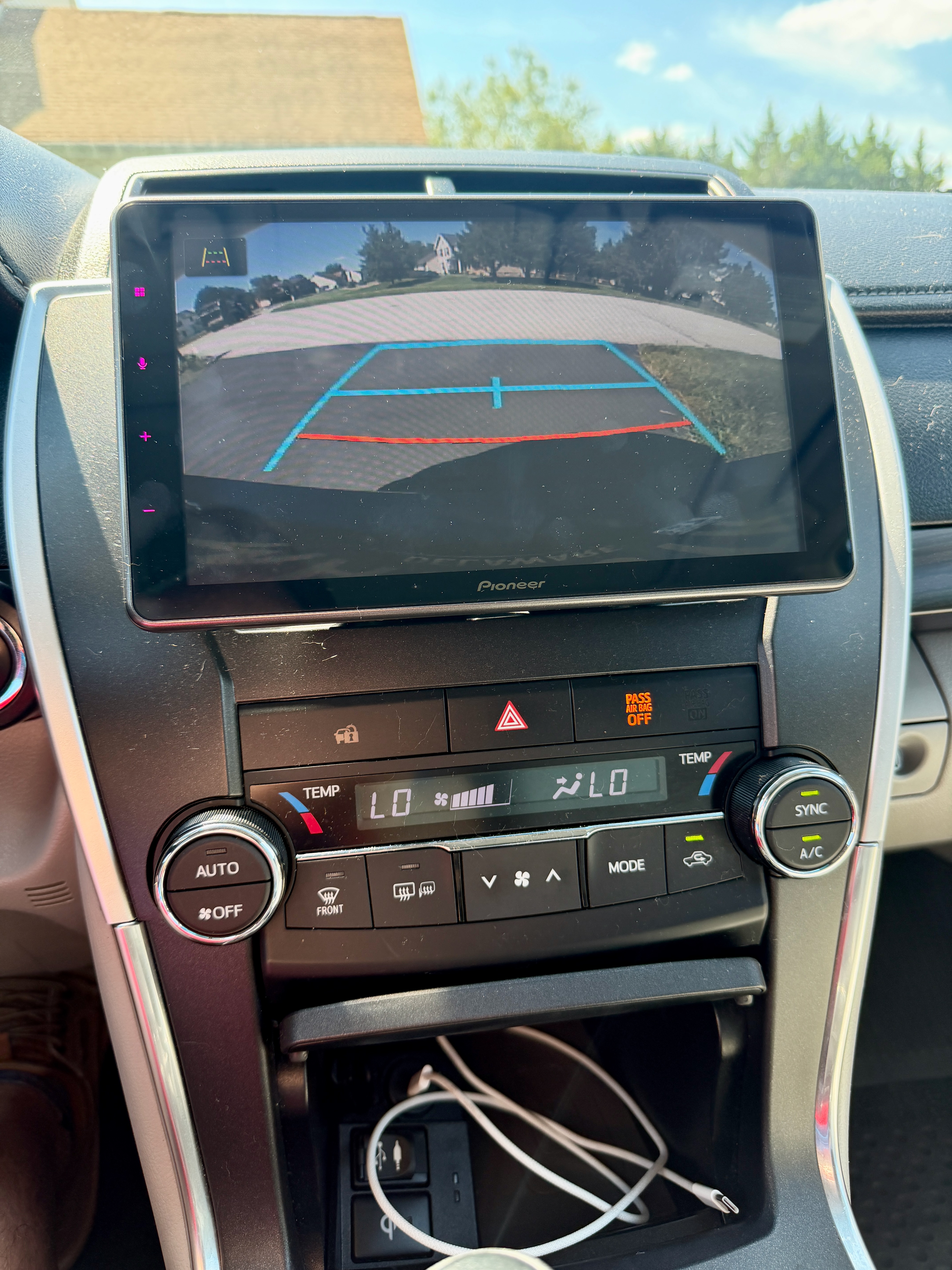 Used 2016 Toyota Camry XLE w/ Moonroof Package FWD image 4