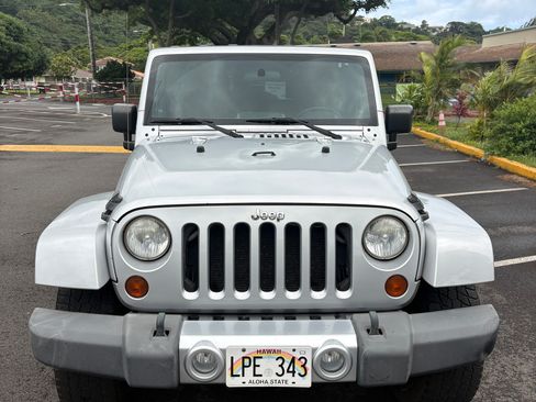 Used 2008 Jeep Wrangler Unlimited Sahara w/ Trailer Tow Group AWD/4WD image 2