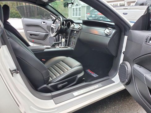 Used 2007 Ford Mustang GT Premium RWD image 8