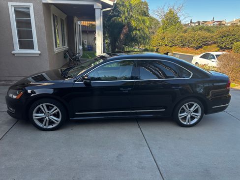 Used 2013 Volkswagen Passat TDI SEL Premium image 1
