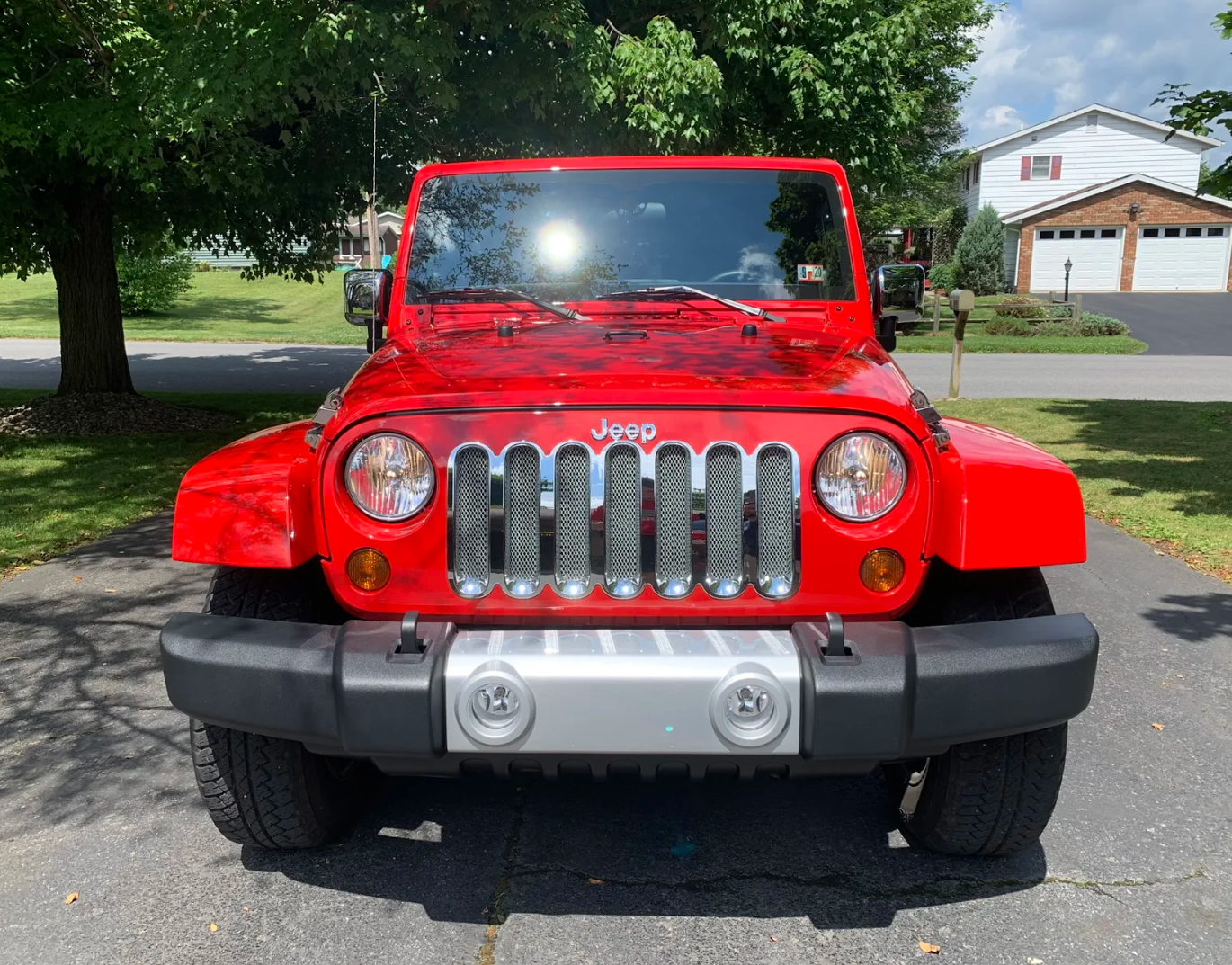 Used 2012 Jeep Wrangler Unlimited Sahara w/ Dual Top Group AWD/4WD image 12