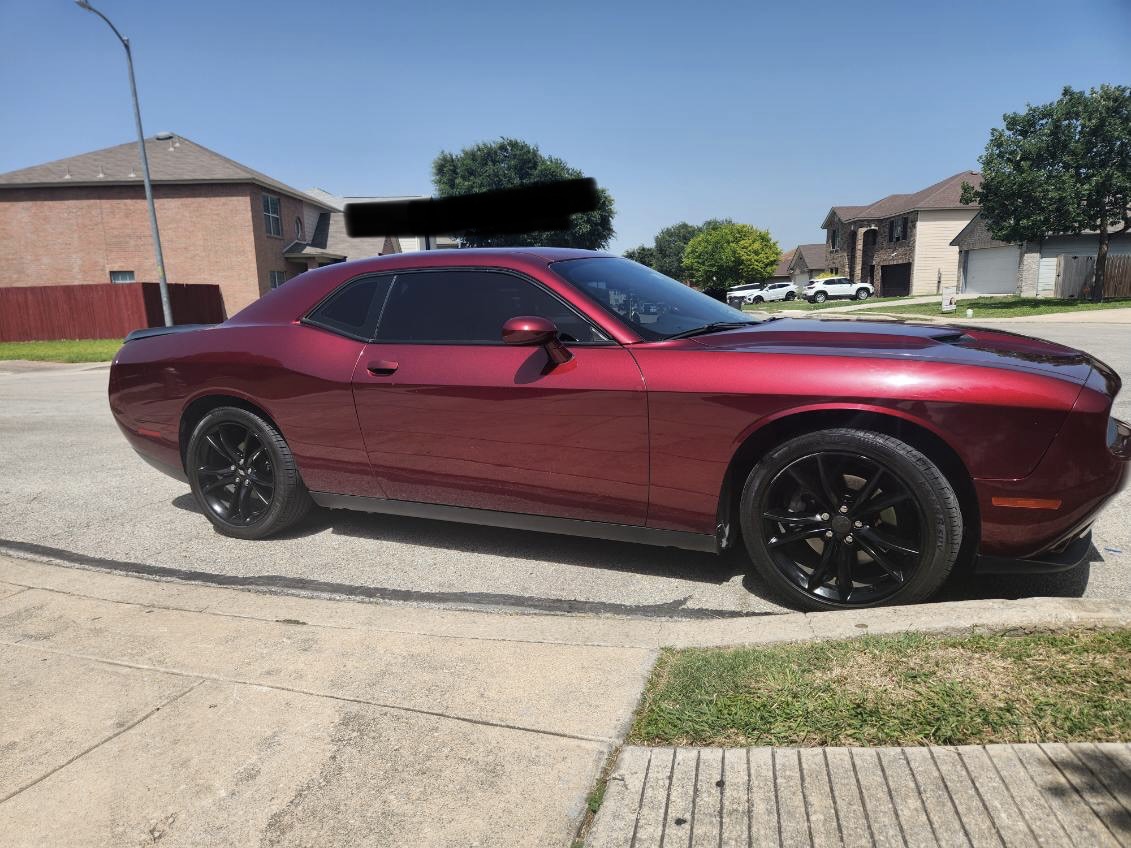 Used 2018 Dodge Challenger SXT Plus RWD image 2