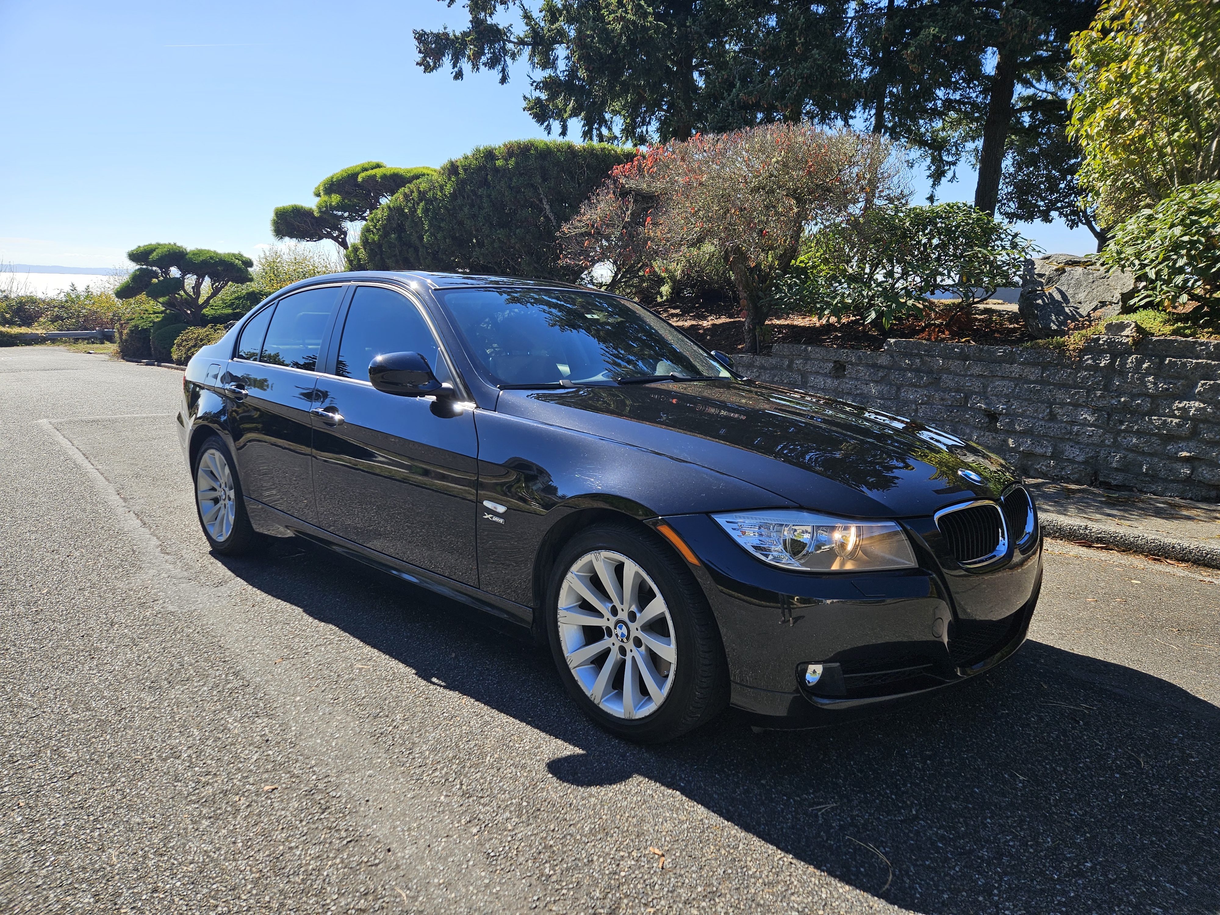Used 2009 BMW 328i xDrive Sedan AWD/4WD image 1