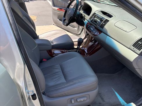 Used 2005 Toyota Camry LE FWD image 20