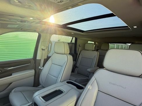 Used 2021 GMC Yukon Denali w/ LPO, Illumination Package image 9