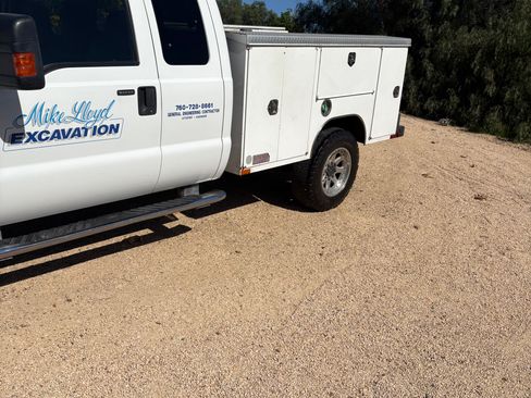 Used 2009 Ford F350 XLT image 2