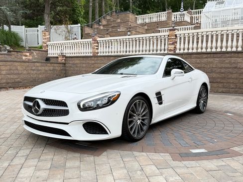Used 2017 Mercedes-Benz SL 550 image 25