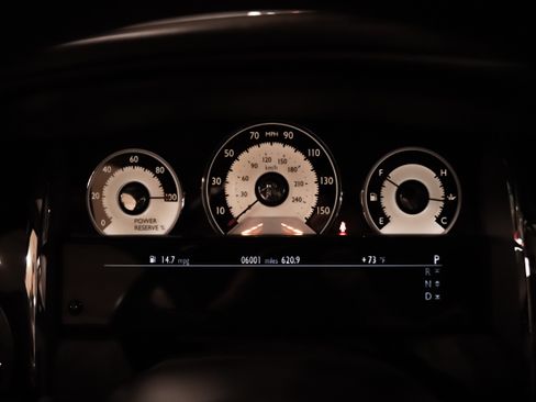 Used 2015 Rolls-Royce Wraith image 28