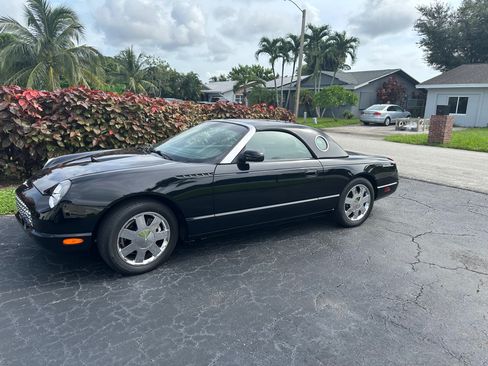Used 2002 Ford Thunderbird image 2