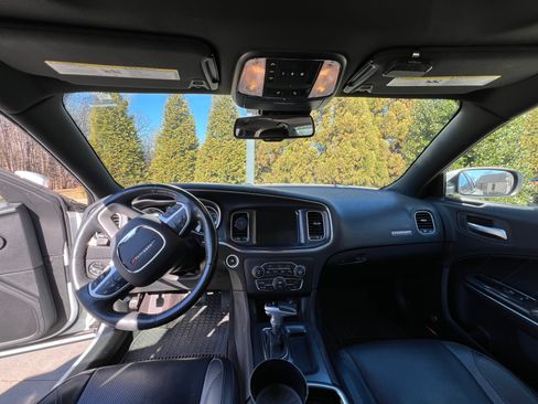 Used 2016 Dodge Charger R/T w/ Premium Group image 10