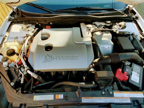 Used 2012 Ford Fusion Hybrid image 12