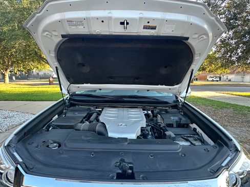 Used 2017 Lexus GX 460 image 24