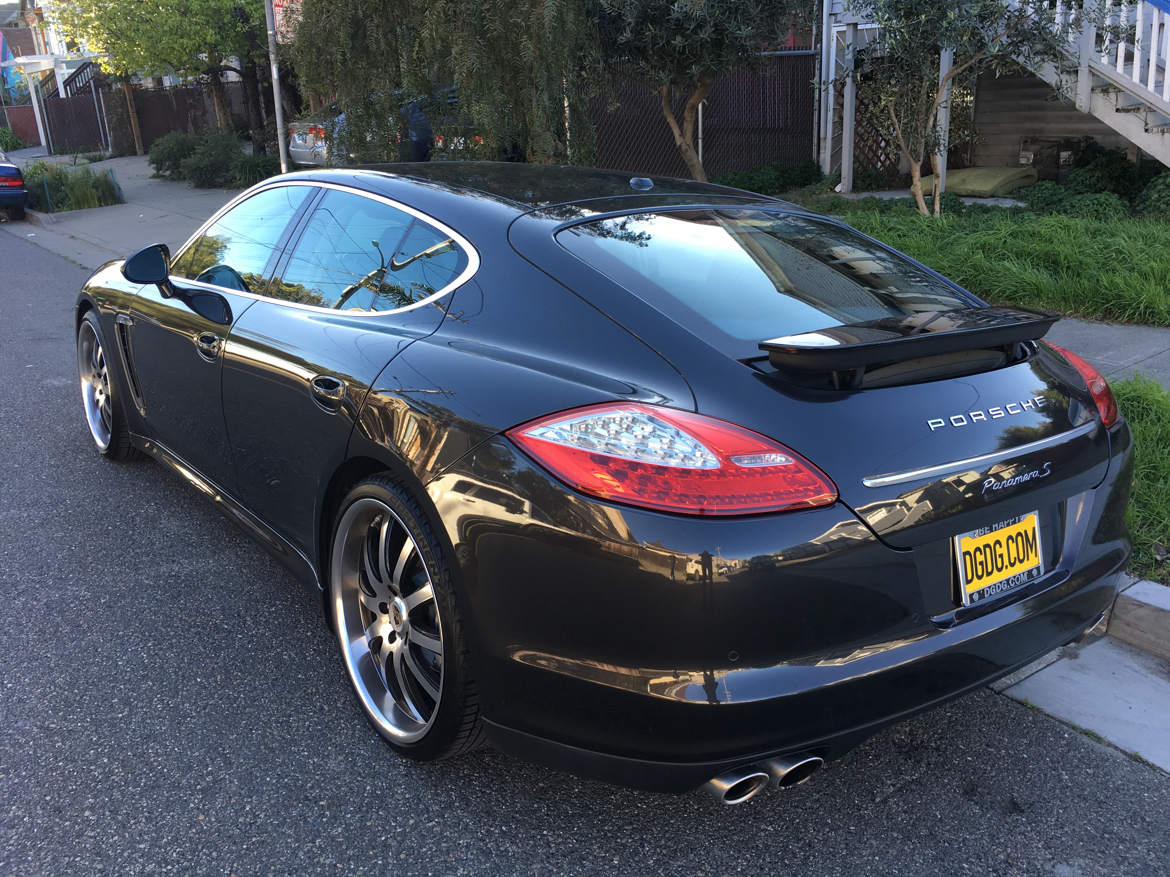 Used 2011 Porsche Panamera S RWD image 2