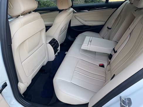 Used 2018 BMW 530i w/ Premium Package image 8