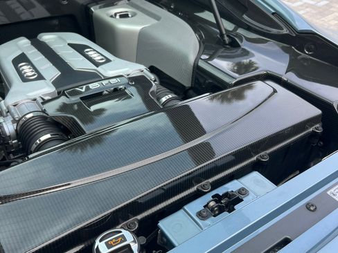 Used 2010 Audi R8 V8 image 17