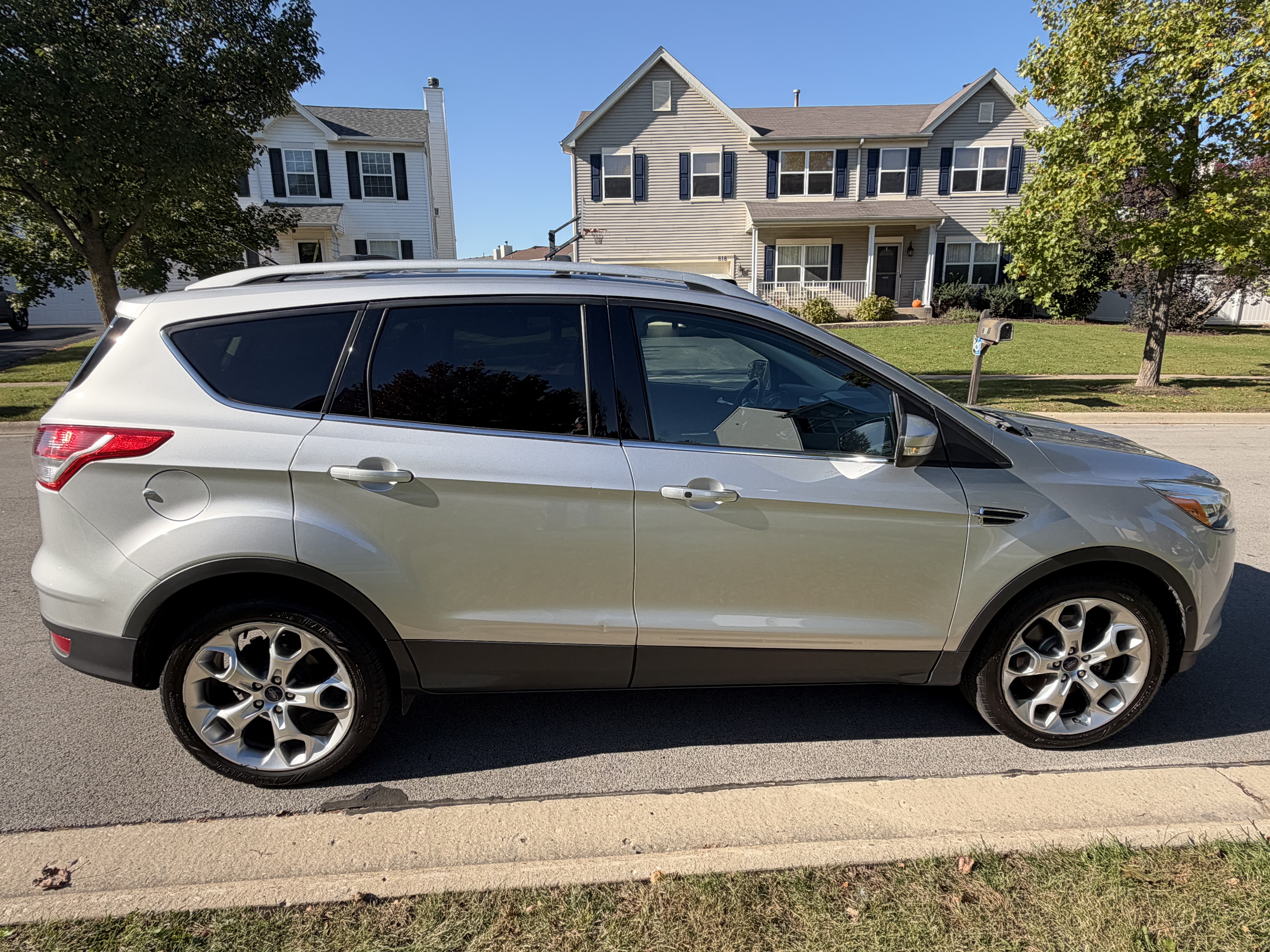 Used 2015 Ford Escape Titanium w/ Equipment Group 301A AWD/4WD image 5