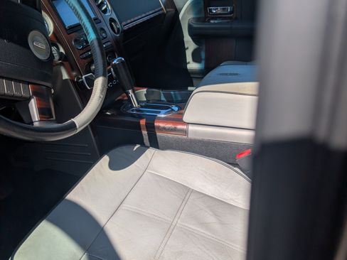 Used 2006 Lincoln Mark LT 4x4 image 19