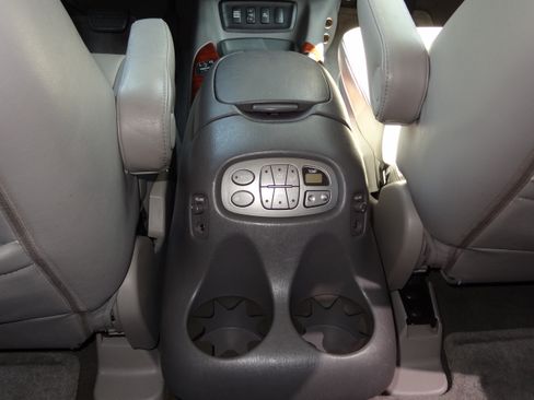 Used 2006 Toyota Sequoia Limited image 25