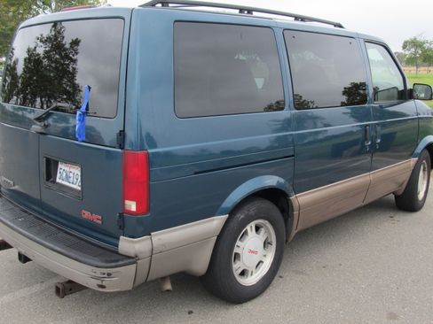 Used 2003 GMC Safari Passenger w/ Sle Preferred Equipment Group RWD image 2
