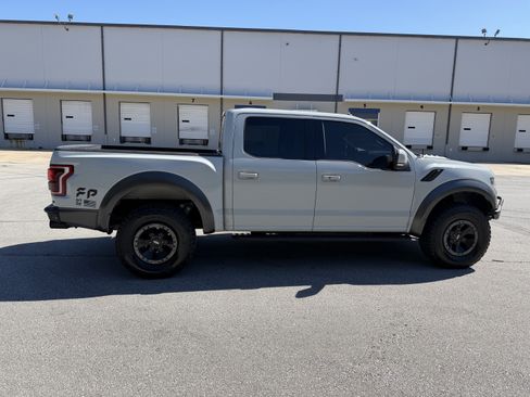 Used 2017 Ford F150 Raptor w/ Equipment Group 802A Luxury image 10