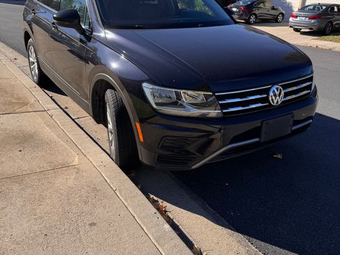 Used 2019 Volkswagen Tiguan SE image 1