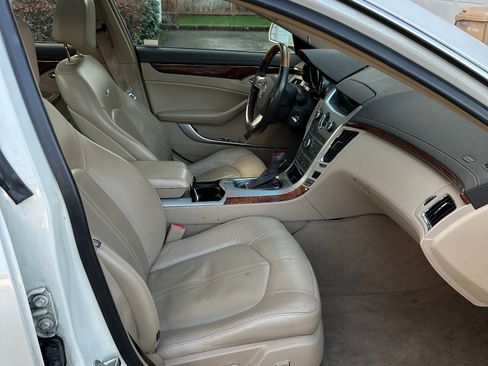 Used 2010 Cadillac CTS Premium image 10