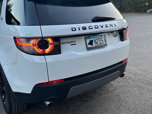 Used 2019 Land Rover Discovery Sport HSE image 4
