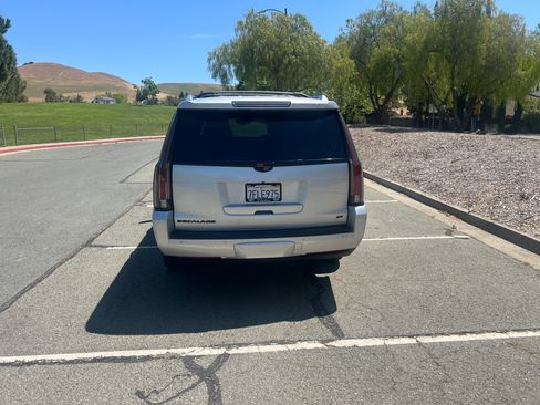 Used 2015 Cadillac Escalade ESV Platinum image 4