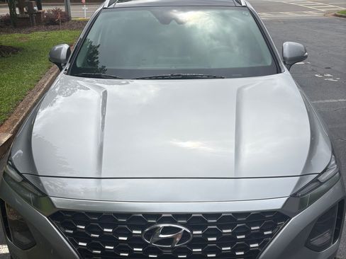 Used 2020 Hyundai Santa Fe SEL w/ Convenience + Premium Package FWD image 4