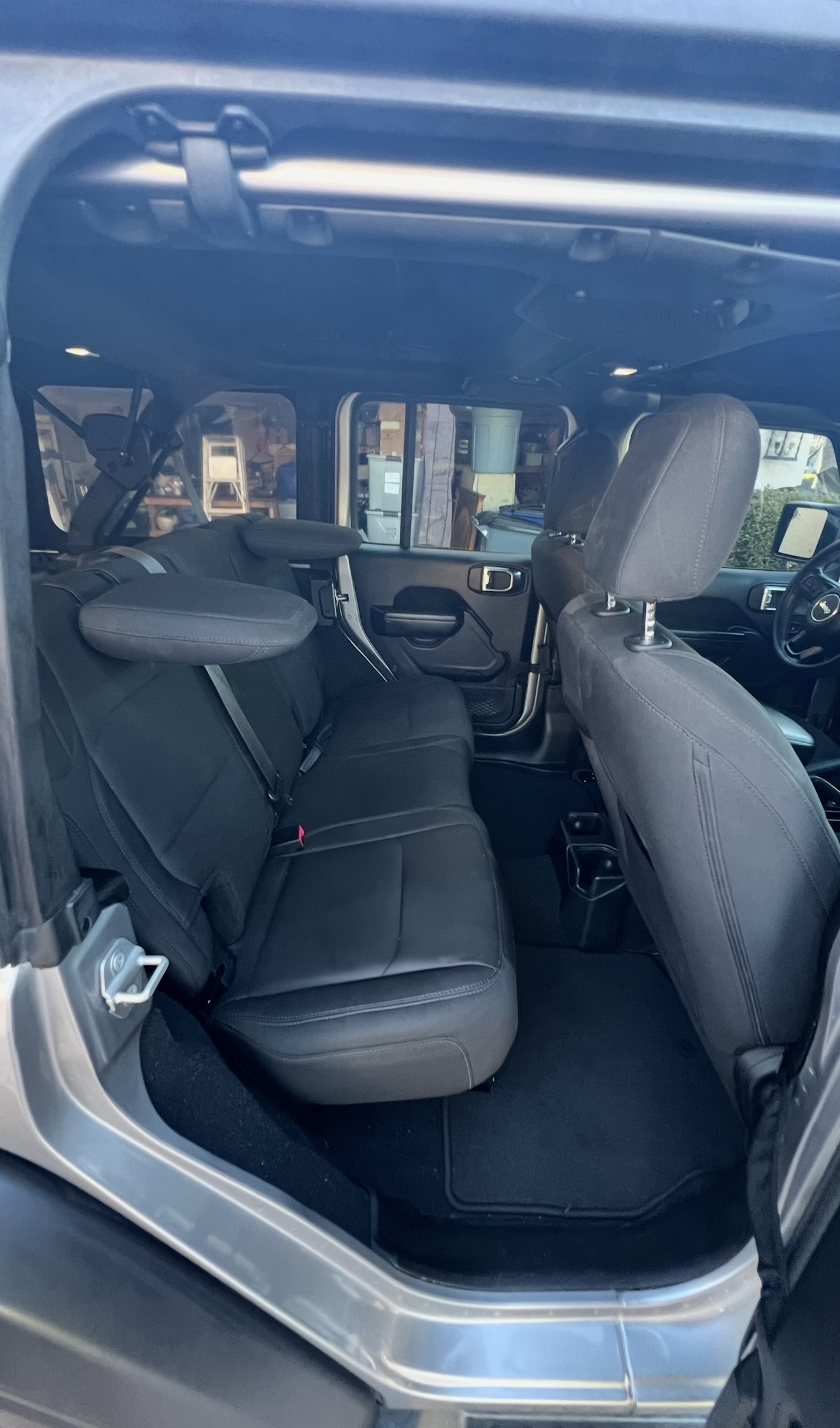 Used 2018 Jeep Wrangler Unlimited Sport S AWD/4WD image 13