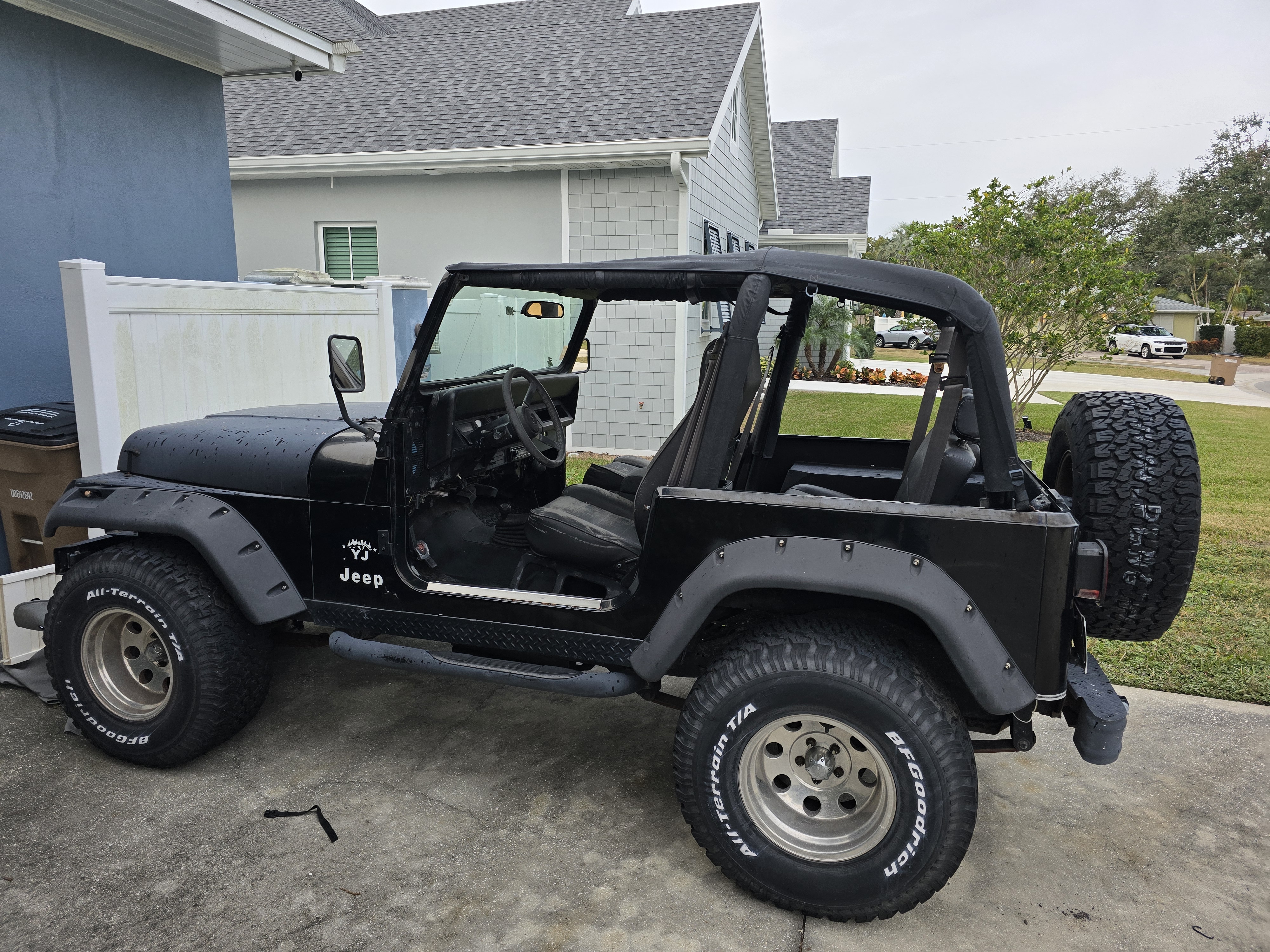 Used 1993 Jeep Wrangler 4WD image 1